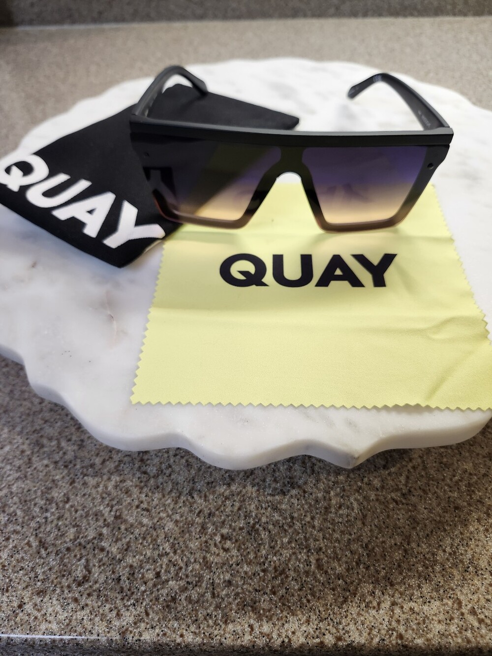 Quay Hindsight Sunglasses Lens CAT.3